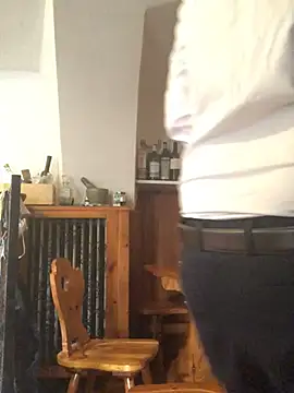 Snapshot of lostile8 chatting on January 30, 9:57 am lostile8 online show from January 30, 9:57 am