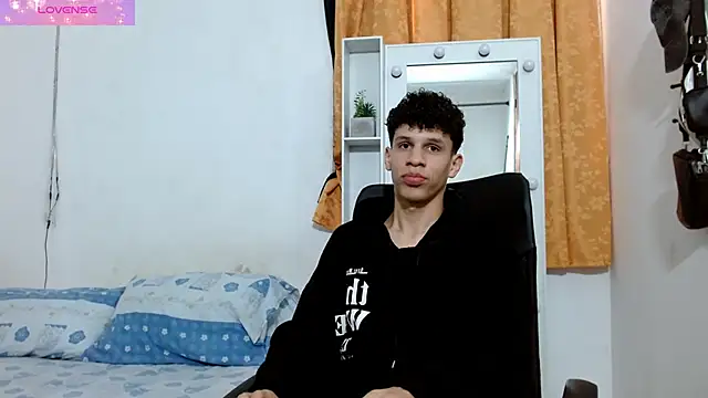 Snapshot of jeff_ross chatting on December 2, 7:14 pm jeff ross online show from December 2, 7:14 pm