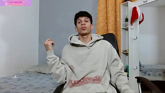 Snapshot of jeff_ross chatting on February 24, 9:09 pm jeff ross online show from February 24, 9:09 pm