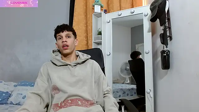 Snapshot of jeff_ross chatting on January 13, 8:37 pm jeff ross online show from January 13, 8:37 pm