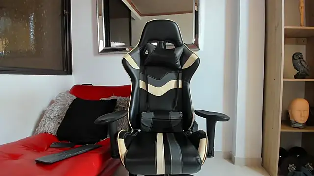 julian wallace online show from April 14, 5:23 pm