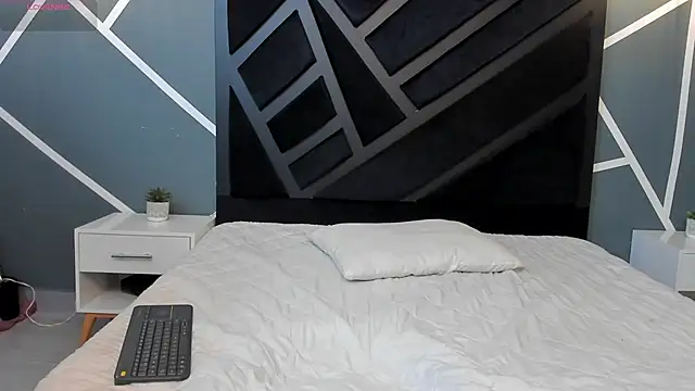 Snapshot of Yeiko_Romero_ chatting on January 24, 5:11 pm Yeiko Romero  online show from January 24, 5:11 pm