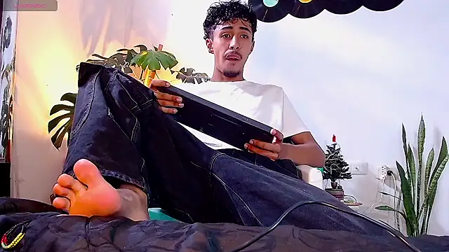 RyanRizzo online show from December 15, 4:15 pm