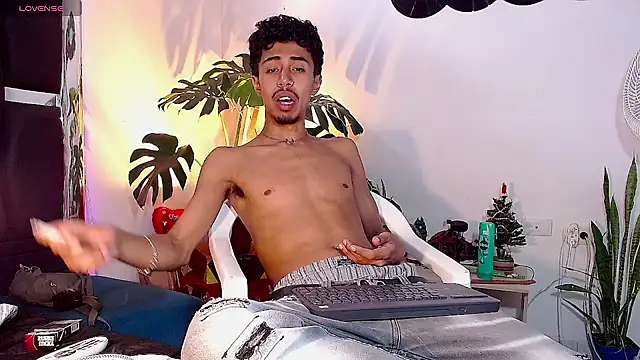 RyanRizzo online show from December 16, 8:48 pm