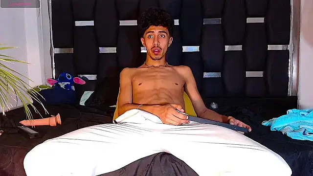 RyanRizzo online show from February 1, 2:26 am