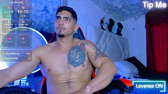 Snapshot of Rich_boy01 chatting on October 13, 5:41 pm Rich boy01 online show from October 13, 5:41 pm