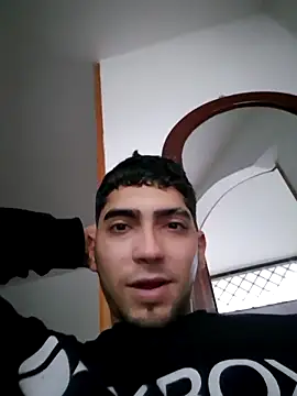 Snapshot of Rich_boy01 chatting on February 18, 10:58 pm Rich boy01 online show from February 18, 10:58 pm