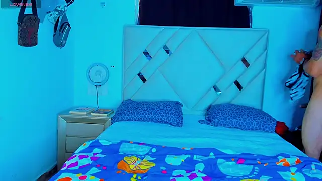 Snapshot of Rich_boy01 chatting on December 29, 7:22 pm Rich boy01 online show from December 29, 7:22 pm