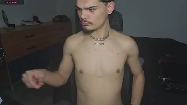 Snapshot of JordanShow chatting on December 10, 12:02 am JordanShow online show from December 10, 12:02 am