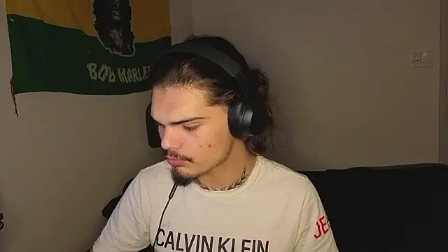 Snapshot of JordanShow chatting on December 2, 8:53 pm JordanShow online show from December 2, 8:53 pm