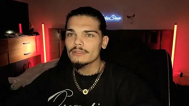 Snapshot of JordanShow chatting on October 24, 2:52 pm JordanShow online show from October 24, 2:52 pm