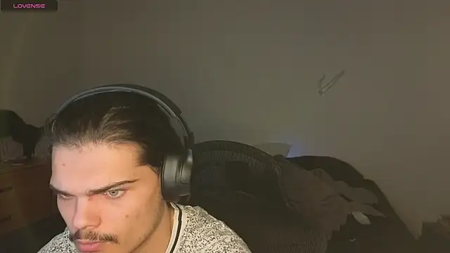 Snapshot of JordanShow chatting on December 16, 8:58 pm JordanShow online show from December 16, 8:58 pm