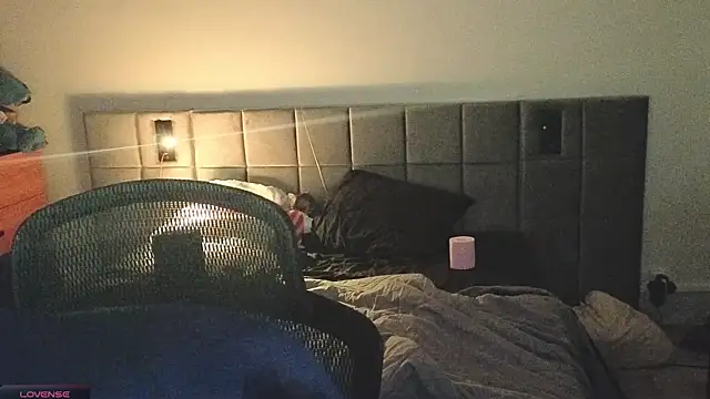 Snapshot of JordanShow chatting on March 8, 5:25 am JordanShow online show from March 8, 5:25 am