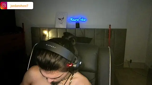 Snapshot of JordanShow chatting on September 17, 4:08 pm JordanShow online show from September 17, 4:08 pm