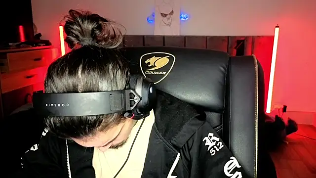 Snapshot of JordanShow chatting on October 12, 7:35 am JordanShow online show from October 12, 7:35 am