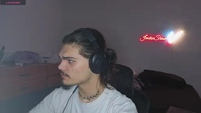 Snapshot of JordanShow chatting on December 14, 4:20 pm JordanShow online show from December 14, 4:20 pm