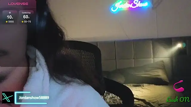 Snapshot of JordanShow chatting on January 13, 6:49 am JordanShow online show from January 13, 6:49 am