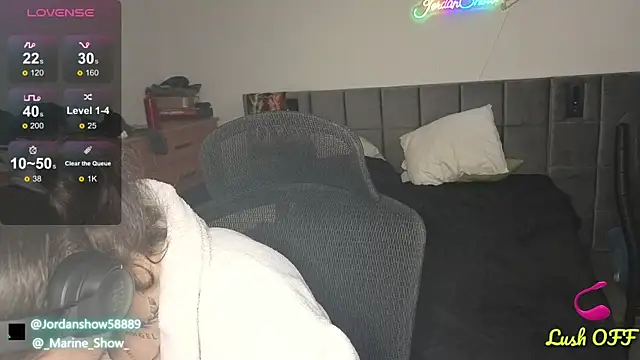 Snapshot of JordanShow chatting on January 28, 12:05 am JordanShow online show from January 28, 12:05 am