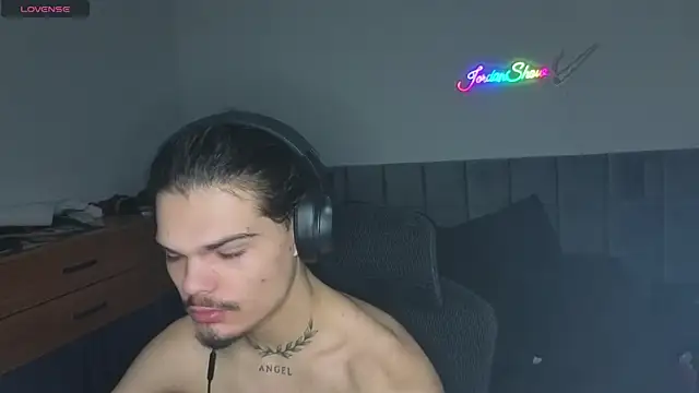 Snapshot of JordanShow chatting on December 19, 5:40 pm JordanShow online show from December 19, 5:40 pm