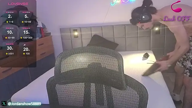 Snapshot of JordanShow chatting on March 22, 9:13 am JordanShow online show from March 22, 9:13 am