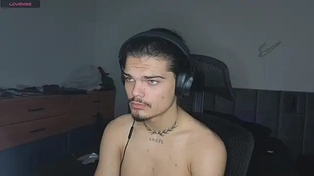 Snapshot of JordanShow chatting on December 20, 3:53 pm JordanShow online show from December 20, 3:53 pm