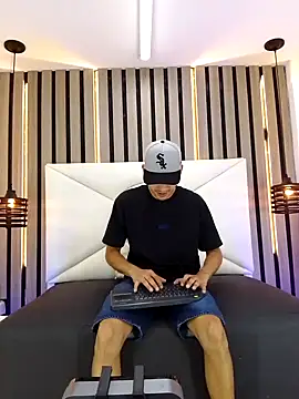 Liam crox online show from March 19, 11:50 am