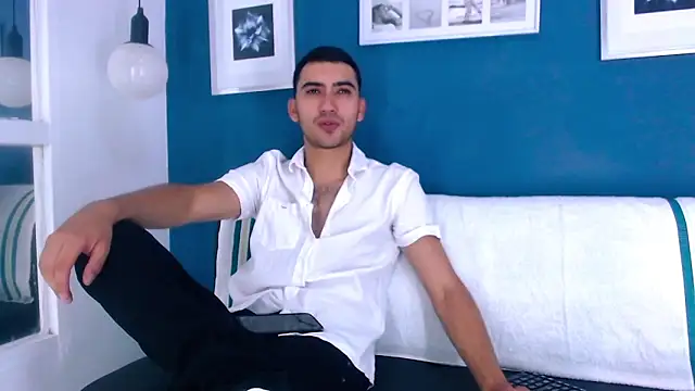 Liam crox online show from January 31, 3:22 pm