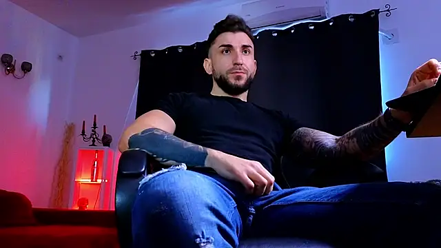 MightyAaron66 online show from December 19, 7:27 am