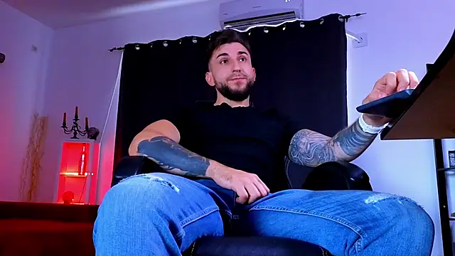 MightyAaron66 online show from July 15, 2:24 pm