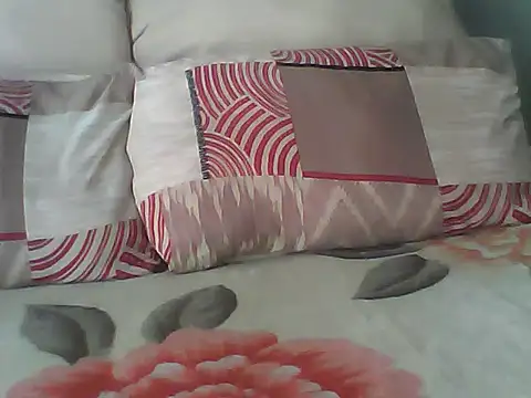 younglover250 online show from March 19, 7:22 am