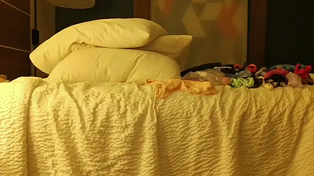 overaveragefreak4you online show from September 22, 9:31 am