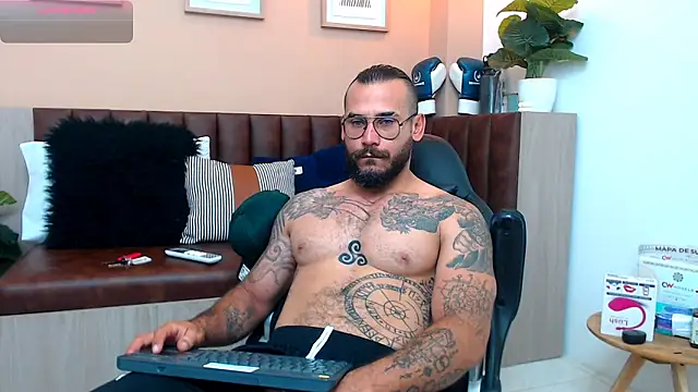 hanz col online show from March 13, 11:08 am