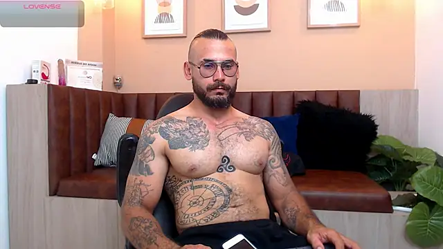 hanz col online show from March 6, 8:16 pm