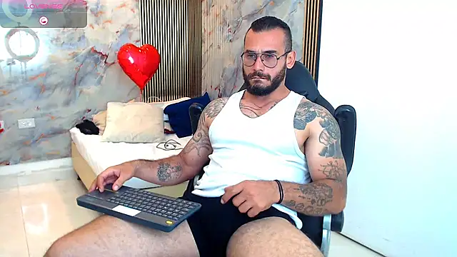 hanz col online show from February 12, 8:18 pm