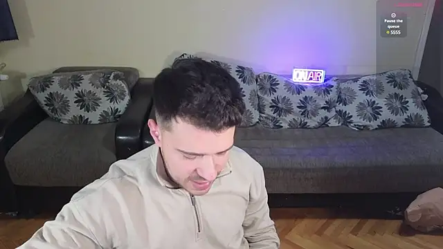 Snapshot of JohnnyStepBro chatting on December 13, 7:53 pm JohnnyStepBro online show from December 13, 7:53 pm