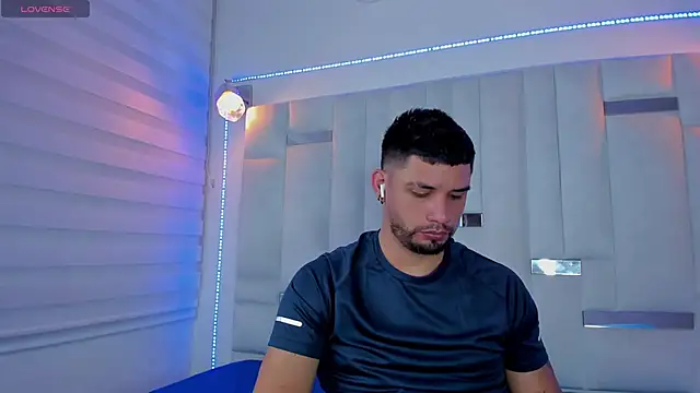 Snapshot of Jacoob19_ chatting on February 12, 3:16 pm Jacoob19  online show from February 12, 3:16 pm