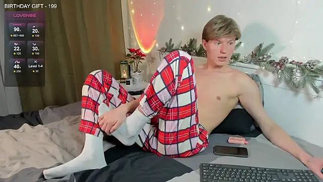 Snapshot of vlad_ggvldd chatting on January 5, 3:13 pm vlad ggvldd online show from January 5, 3:13 pm