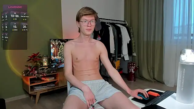 Snapshot of vlad_ggvldd chatting on December 12, 12:33 pm vlad ggvldd online show from December 12, 12:33 pm