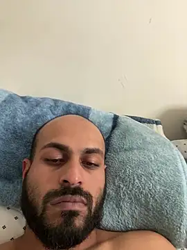 Snapshot of islandvybee55 chatting on January 31, 8:22 pm islandvybee55 online show from January 31, 8:22 pm