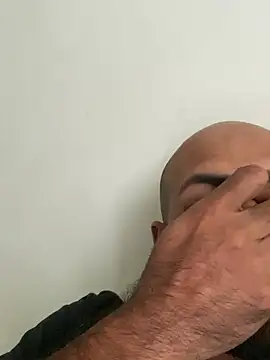 Snapshot of islandvybee55 chatting on February 16, 8:00 pm islandvybee55 online show from February 16, 8:00 pm