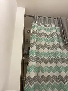 Snapshot of islandvybee55 chatting on March 2, 5:20 pm islandvybee55 online show from March 2, 5:20 pm