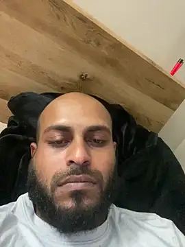 islandvybee55 online show from March 7, 6:06 pm