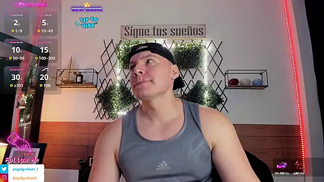 Snapshot of Angelgraham_1 chatting on March 10, 5:18 pm Angelgraham 1 online show from March 10, 5:18 pm