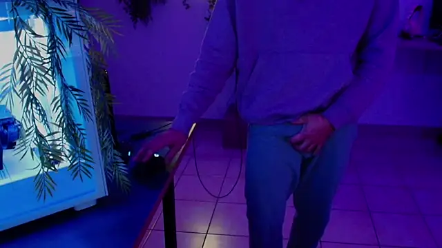 Snapshot of Vlad230323 chatting on December 10, 3:44 pm Vlad230323 online show from December 10, 3:44 pm