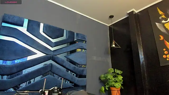 Ian Castillo  online show from January 19, 11:23 am