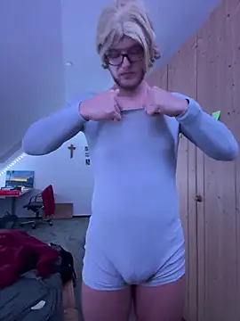 hornyboy71x1 online show from October 14, 12:39 am