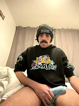 wolfwhite95 online show from November 17, 7:50 pm