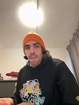 wolfwhite95 online show from October 25, 4:31 pm