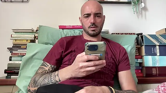 alessandromori91 online show from April 12, 2:07 pm