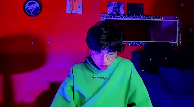 Snapshot of AnggelONfiree chatting on February 14, 5:30 am AnggelONfiree online show from February 14, 5:30 am